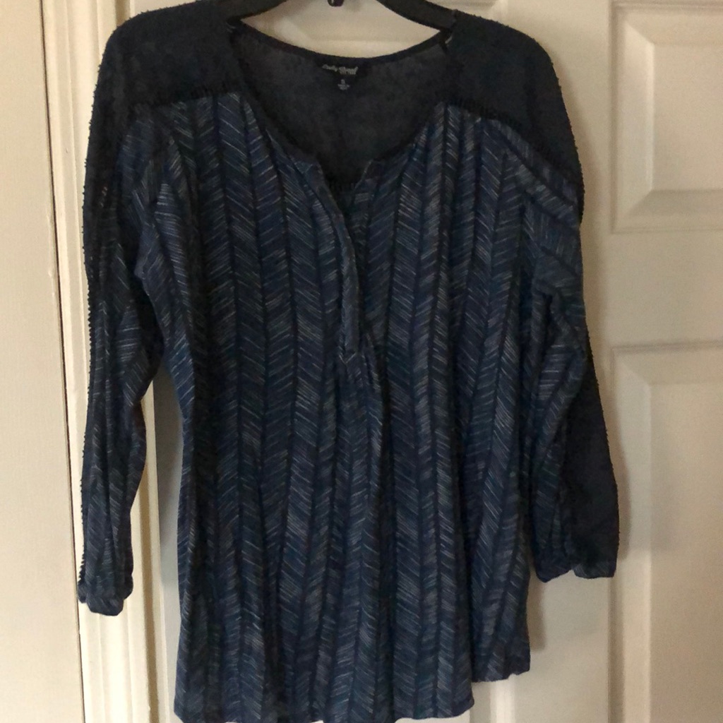 Lucky Brand Top Dk Blue Print WLace Inserts  S